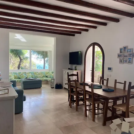 With Private Pool And Sea Panorama فيلة