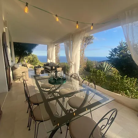 With Private Pool And Sea Panorama ヴィラ