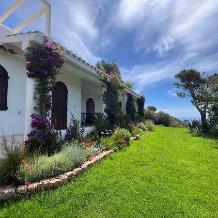 Villa With Private Pool, Amazing Sea Panorama And Private Garden *