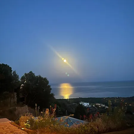 With Private Pool, Amazing Sea Panorama And Private Garden Villa *