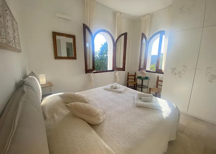 With Private Pool, Amazing Sea Panorama And Private Garden * Domus de Maria