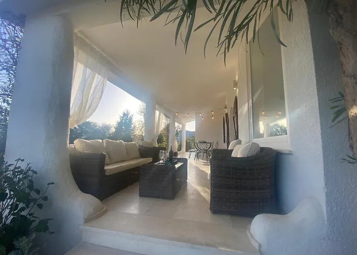 With Private Pool, Amazing Sea Panorama And Private Garden Domus de Maria