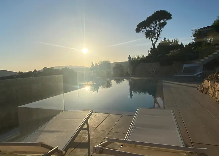 With Private Pool, Amazing Sea Panorama And Private Garden *