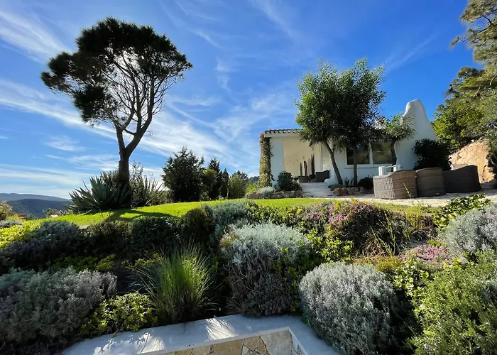 Villa With Private Pool, Amazing Sea Panorama And Private Garden