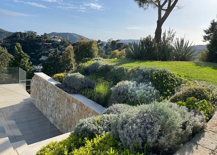 With Private Pool, Amazing Sea Panorama And Private Garden Villa Domus de Maria