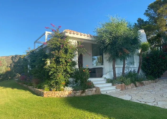 With Private Pool, Amazing Sea Panorama And Private Garden Domus de Maria