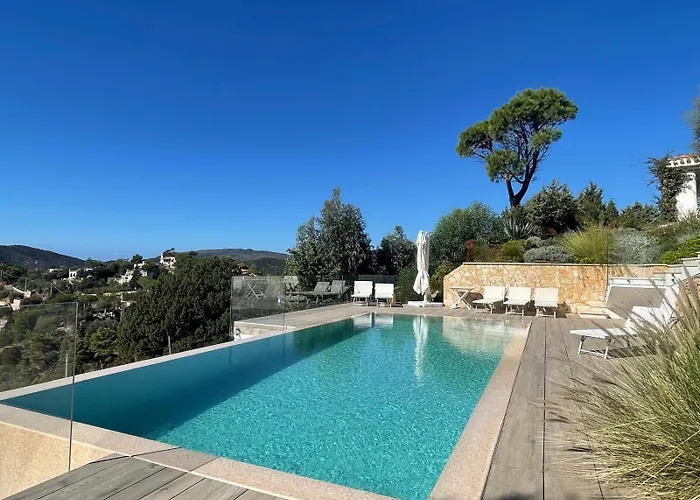 Villa With Private Pool, Amazing Sea Panorama And Private Garden Domus de Maria